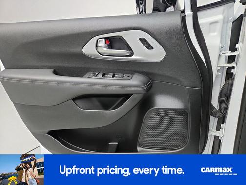 White 2024 Chrysler Pacifica Touring L