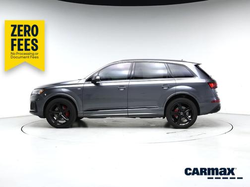 Gray 2024 Audi Q7 Prestige