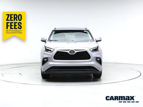 Silver 2021 Toyota Highlander XLE