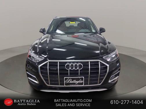 Brilliant Black 2023 Audi Q5 40 Premium