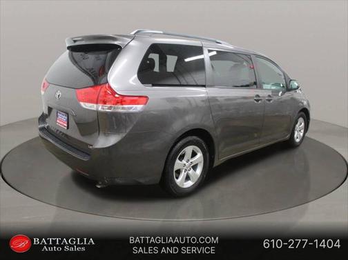 2013 Toyota Sienna LE