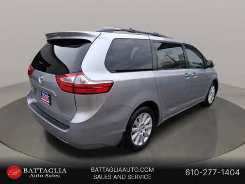 2017 Toyota Sienna XLE