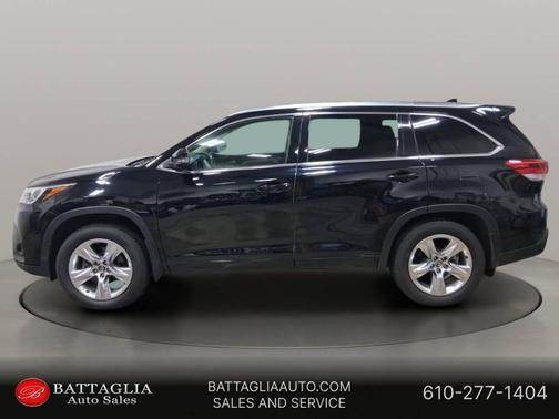 Midnight Black Metallic 2017 Toyota Highlander Limited