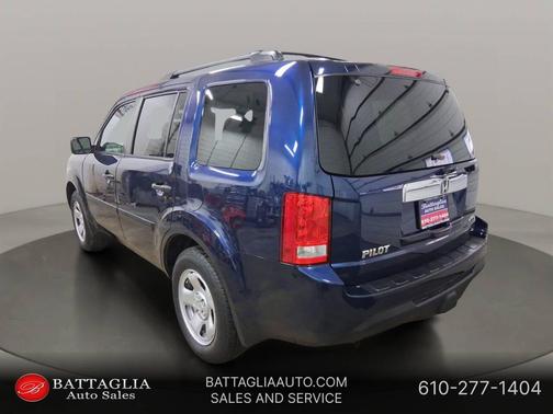 Blue 2015 Honda Pilot LX