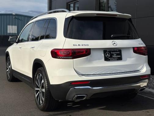 2023 Mercedes-Benz GLB 250 