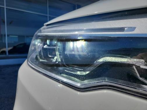 Photo 5 of 20 of 2018 BMW M550 i Xdrive