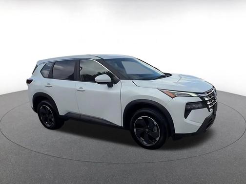 Everest White Pearl 2025 Nissan Rogue SV