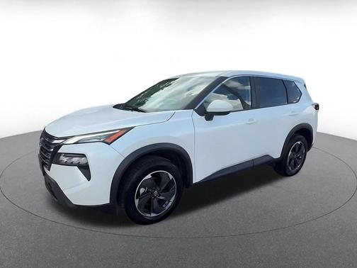 Everest White Pearl 2025 Nissan Rogue SV