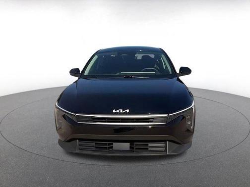 Aurora Black Pearl 2025 Kia K4 LXS