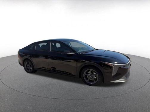 Aurora Black Pearl 2025 Kia K4 LXS