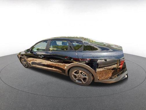 Aurora Black Pearl 2025 Kia K4 LXS