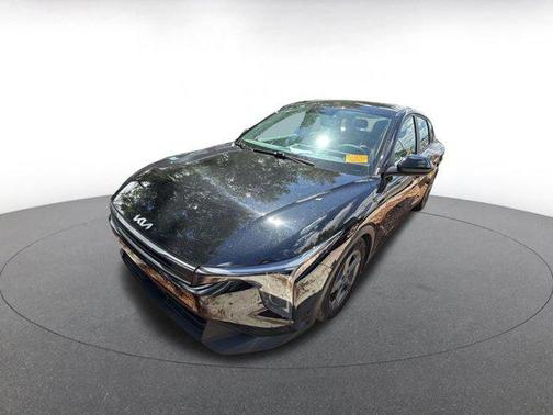 Aurora Black Pearl 2025 Kia K4 LXS