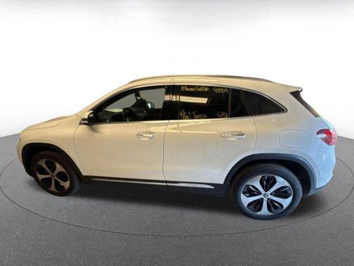 Polar White 2025 Mercedes-Benz GLA 250 4MATIC
