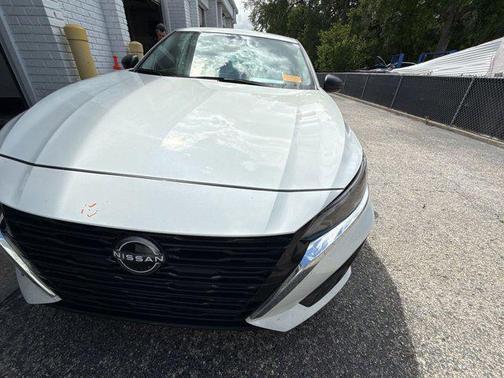 Pearl White Tricoat 2025 Nissan Altima SV FWD