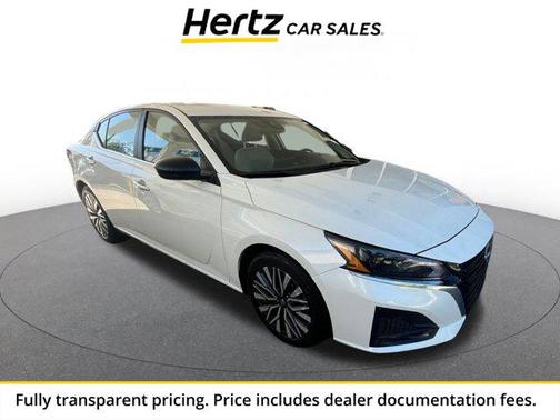 Pearl White Tricoat 2025 Nissan Altima SV FWD