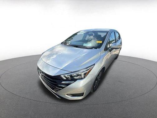 Brilliant Silver Metallic 2025 Nissan Versa 1.6 SV
