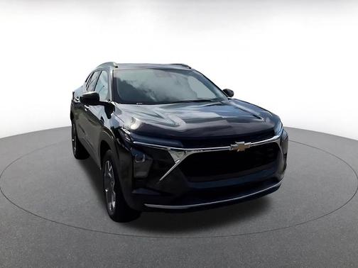 Mosaic Black Metallic 2025 Chevrolet Trax LT