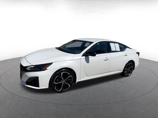 2025 Nissan Altima SR FWD