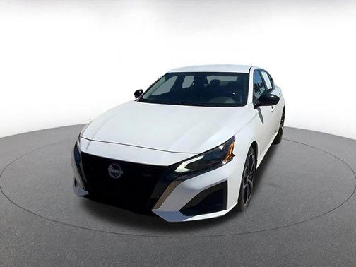 2025 Nissan Altima SR FWD