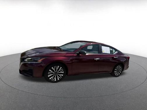 Garnet Pearl Metallic 2025 Nissan Altima SV FWD
