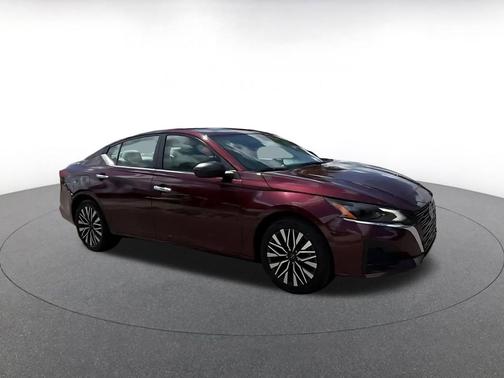 Garnet Pearl Metallic 2025 Nissan Altima SV FWD