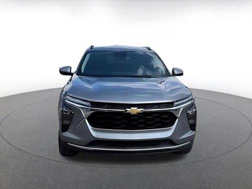 Sterling Gray Metallic 2025 Chevrolet Trax LT