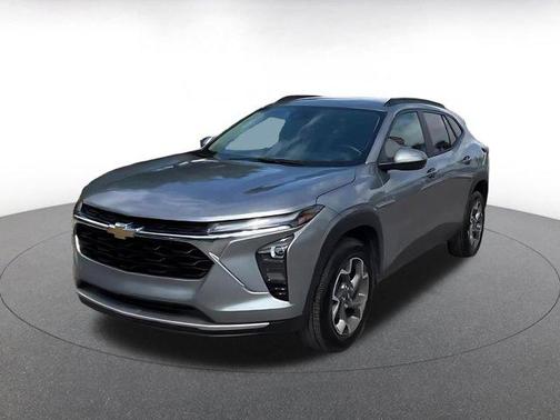 Sterling Gray Metallic 2025 Chevrolet Trax LT