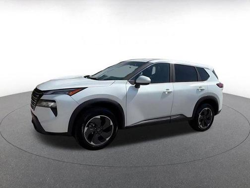 Everest White Pearl 2025 Nissan Rogue SV