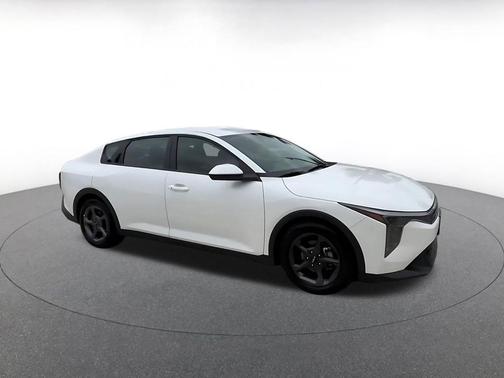 Snow White Pearl 2025 Kia K4 LXS