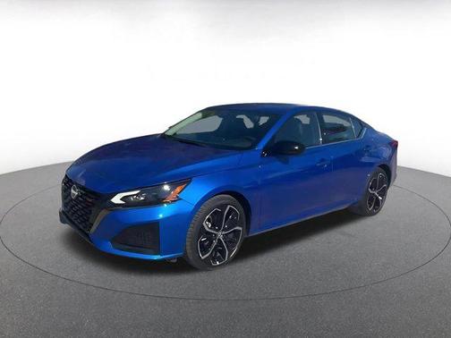 2025 Nissan Altima SR FWD