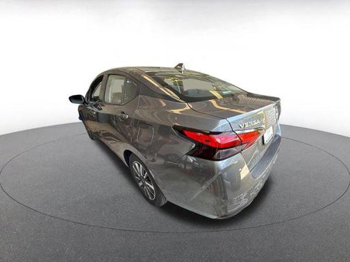 Gun Metallic 2025 Nissan Versa 1.6 SV