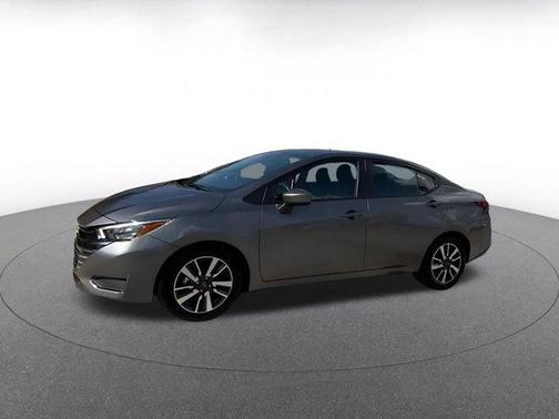 Gun Metallic 2025 Nissan Versa 1.6 SV