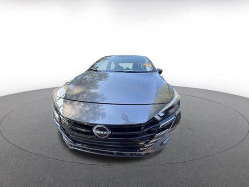 Gun Metallic 2025 Nissan Versa 1.6 SV