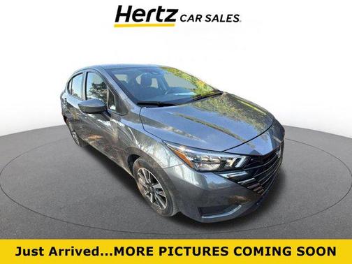 Gun Metallic 2025 Nissan Versa 1.6 SV