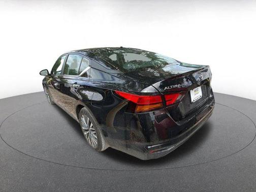 Super Black 2025 Nissan Altima SV FWD