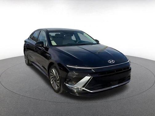 2025 Hyundai SONATA Hybrid SE