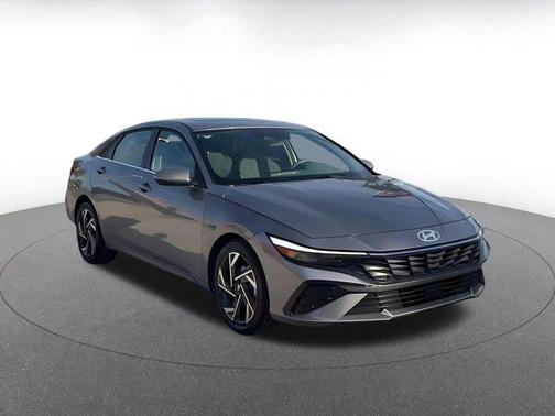 2025 Hyundai ELANTRA SEL