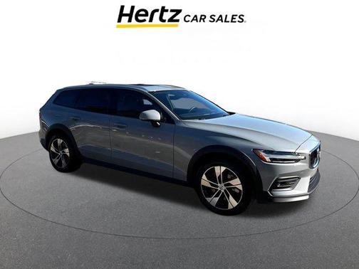 2025 Volvo V60 Cross Country B5 Plus