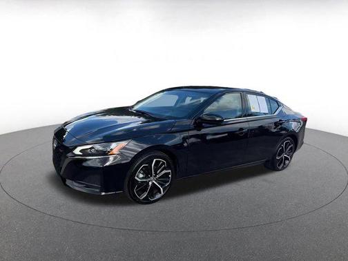 2025 Nissan Altima SR FWD