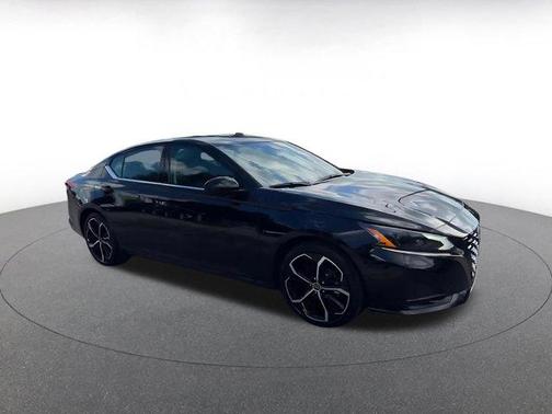 2025 Nissan Altima SR FWD