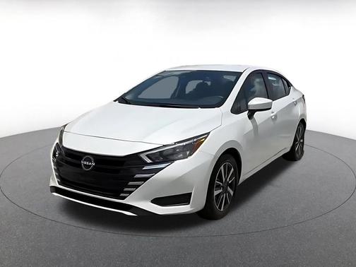 Aspen White Tricoat 2025 Nissan Versa 1.6 SV