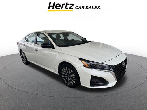 Pearl White Tricoat 2025 Nissan Altima SV FWD