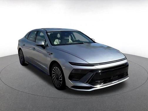 Aero Silver 2025 Hyundai SONATA Hybrid SE