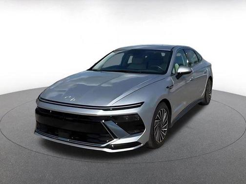 Aero Silver 2025 Hyundai SONATA Hybrid SE