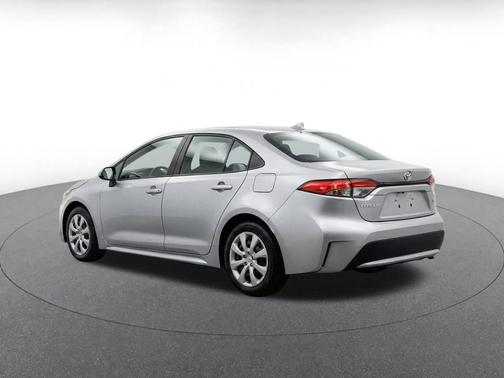 Classic Silver Metallic 2025 Toyota Corolla LE