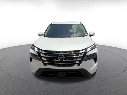 Everest White Pearl 2025 Nissan Rogue SV