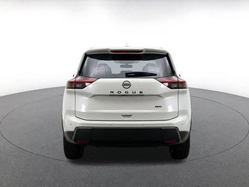 Everest White Pearl 2025 Nissan Rogue SV
