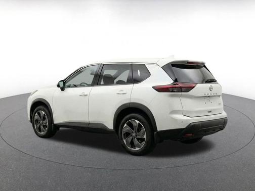 Everest White Pearl 2025 Nissan Rogue SV