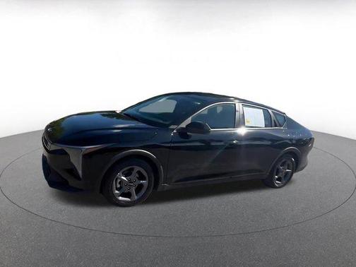 Aurora Black Pearl 2025 Kia K4 LXS