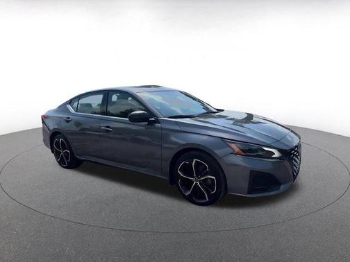 Gun Metallic 2025 Nissan Altima SR FWD